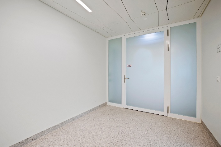 Brandschutztüren in der Referenz Kantonsspital Münsterlingen, Hammer Metall